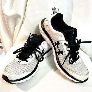 Under Armour Men's Training UA Charged Assert 8 Running Shoes Size 9 (4E)